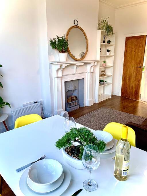 Beautiful Space Stylish And Modern! Perfect Location 블랙풀 외부 사진